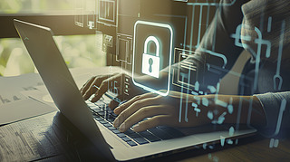 網(wǎng)絡安全與信息安全軟件開發(fā) 構建安心的數(shù)字防護屏障